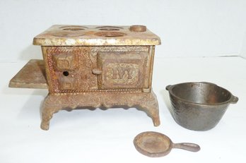 Vintage Iron Doll House Cook Stove