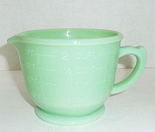 Jadeite 2 Cup Measure