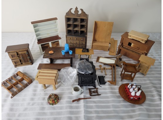 Miniature Doll House Furniture And Accessories (Living Room)