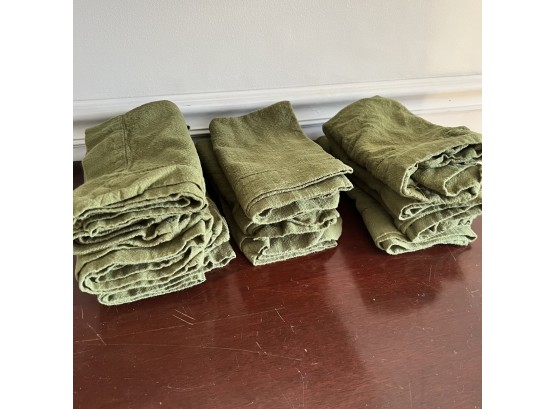 Pier 1 Cloth Napkins In Green - Set Of 12