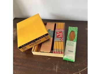 Assortment Of Vintage Pencils - Eberhard Farber, Eagle