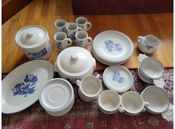 Vintage Pfaltzgraff Yorktowne Lot Of Dishes-mugs-cups-serving Dishes Ect..