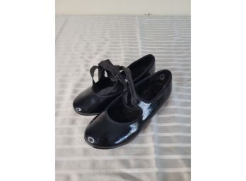Children's Size 9 Tap Shoes (Living Room)