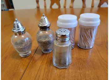 Pepper Shakers And Toothpick Holders (Kitchen)