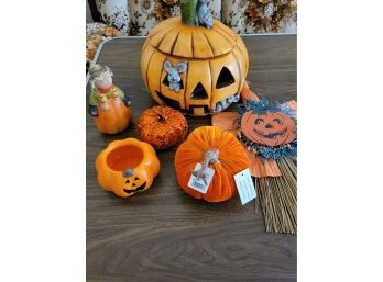 Lot Of Halloween Themed Decorations (Living Room)