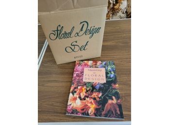 Floral Arrangement Kit Plus Book (Living Room)