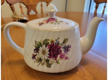 Crown Dorset Tea Pot (Kitchen)