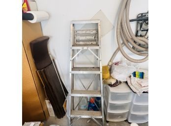 Tall Step Ladder (Garage)