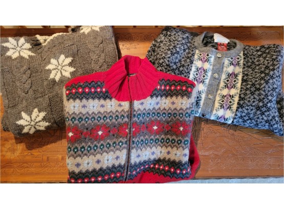 Set Of 3 Wool Sweaters (Upstairs)