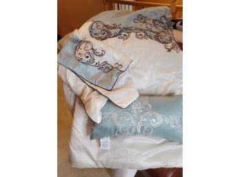 King Size Comforter Pillow And Sham (Upstairs)
