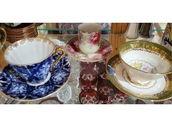 Set Of 3 Vintage Tea Cups And Saucers (foyer)