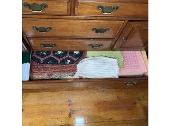 Kitchen Drawer Lot With Placemats (#3859 Kitchen)