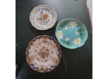 Set Of 3 Vintage Plates (great Room)