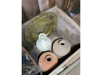 3 Clay Pots And Brass Tray (barn)