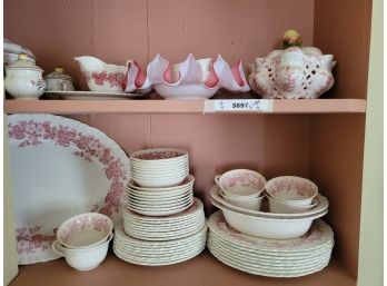 Shelf Lot: Wedgewood Bramble And Other Pieces (den)
