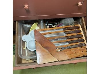 Kitchen Drawer Lot #3898 With Knife Hanging Block (kitchen Near Sink)
