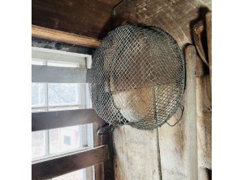 Wire Mesh Basket With Handle (Barn - Interior Room With Door)