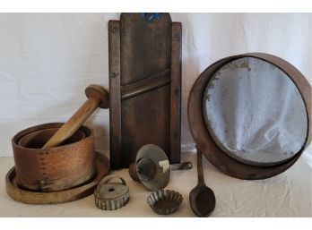 Antique Kitchen Wares (Bin 10)
