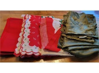 Christmas Tablecloths Lot 1 Round 3 Rectangle