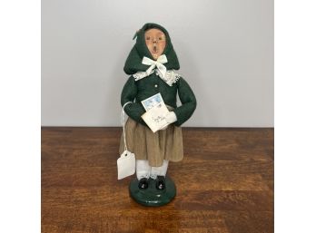 Byers' Choice Ltd The Carolers - Girl With Postcard