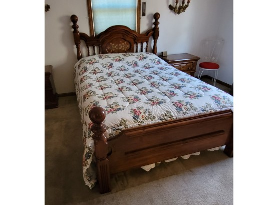 Queen Size Bassett Bed (master)