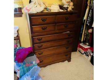 Vintage 6-drawer Dresser (Bedroom 2)