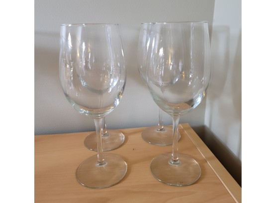 Set Of 4 Wine Glasses (den)