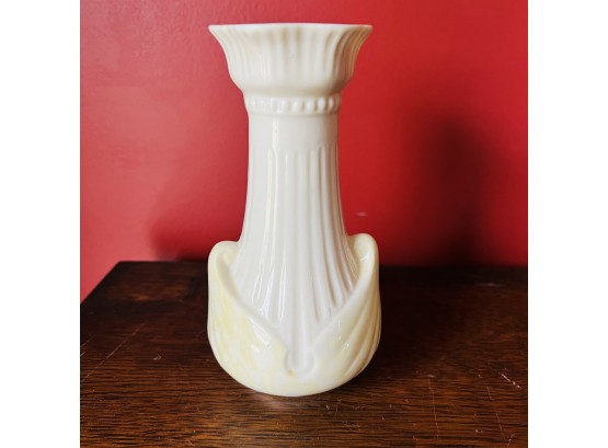 Vintage Belleek Irish Moore Bulbous Vase (Den)