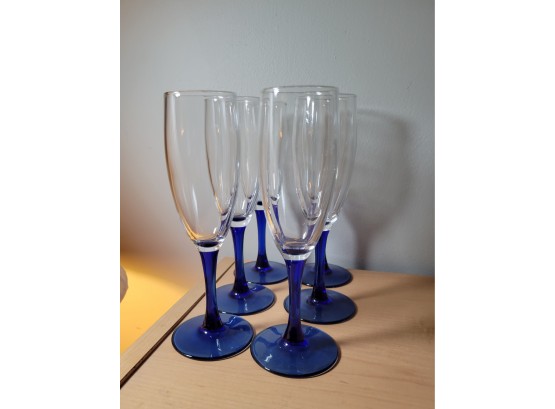Set Of 6 Blue Base Wine Glasses (den)