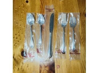 Reed & Barton Silverplate Cutlery - 5 Pieces (Den)