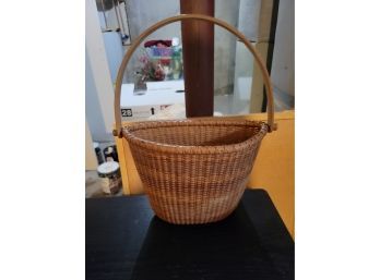 Hanging Basket Flat Back (basement)