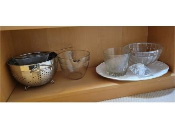 Bottom Shelf Lot Kitchen Items (den)