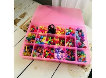 Plastic Beads And Findings In Pink Case
