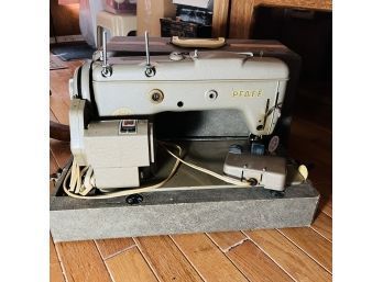 Vintage 1950s Pfaff 230 Sewing Machine