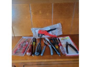 Cutters, Grips, Scissors And Assorted Tools