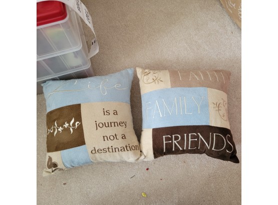 Set Of 2 Throw Pillows Faith Family Friends