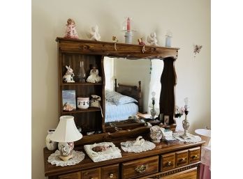 Decorative Item Lot (Bedroom 2)