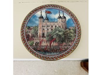 Royal Worcester Sue Scullard Famous Landmarks Tower Of London 8' Plate (Basement)