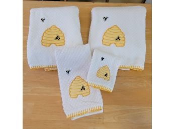Set Of 4 Beautiful Bee Hive Towels By Creative Bath