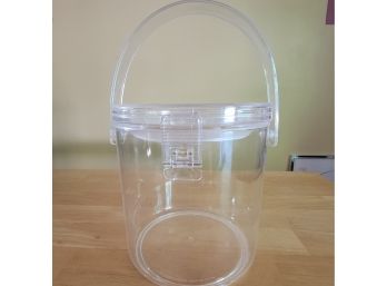Plastic Storage Container With Handle