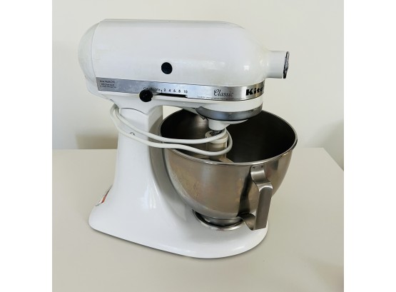 Kitchen Aid Stand Mixer With Attachments