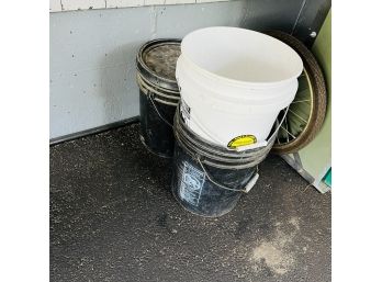 Buckets (Garage)