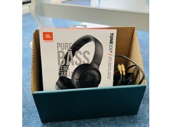 New JBL Tune 500 Headphones With Assorted Cables (Upstairs)