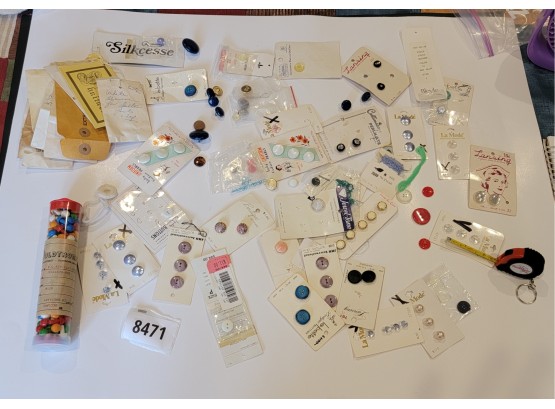 Button Lot Including Mother Of Pearl Nurse's Cap Buttons And Some Mystery Molded Pieces