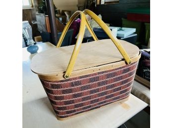 Lidded Basket With Fabric (Basement)
