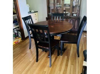 Round Pedestal Dining Table With Four Chairs (Kitchen)