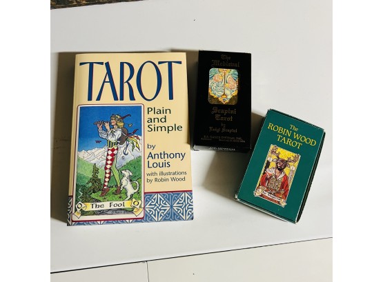 Tarot Book And Decks: Medieval Scrapini Tarot And The Robin Hod Tarot