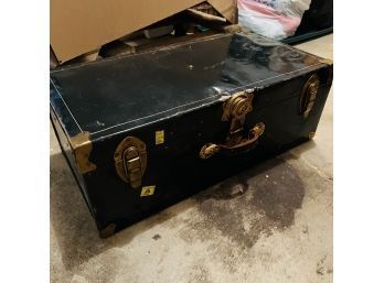 Vintage Trunk With Interior Removable Shelf