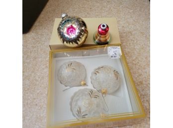 Vintage Christian Ornaments In Box Plus 2 Loose