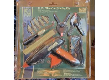 11 Piece Glue Gun Kit